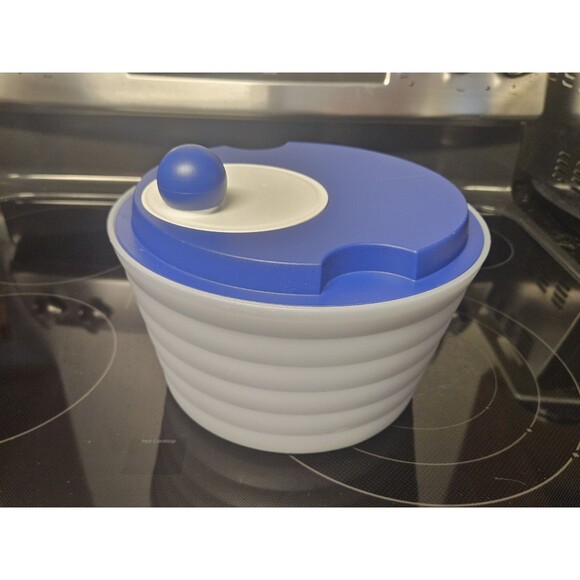 Tupperware SPIN N SAVE Salad Spinner 4.5L Blue & White 3 Piece - Picture 2 of 11